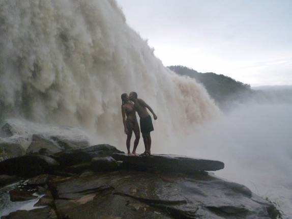 1000dias no Salto El Sapo, em Canaima, no sul da Venezuela